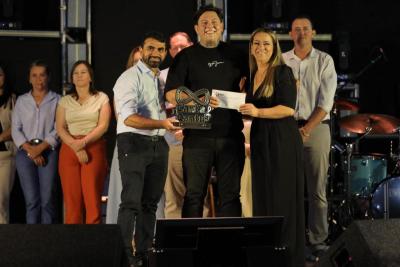 Segunda noite da grande final do IV Canta Cantu encerra o festival com emoção, solidariedade e olhar para o futuro em Laranjeiras do Sul